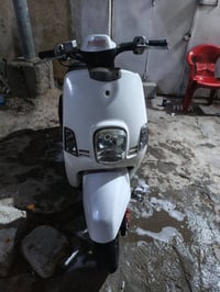 دراجه ماكس بوليس كابريته للبيع صارله شهرين من نازله من الرمبه دراجه نض...