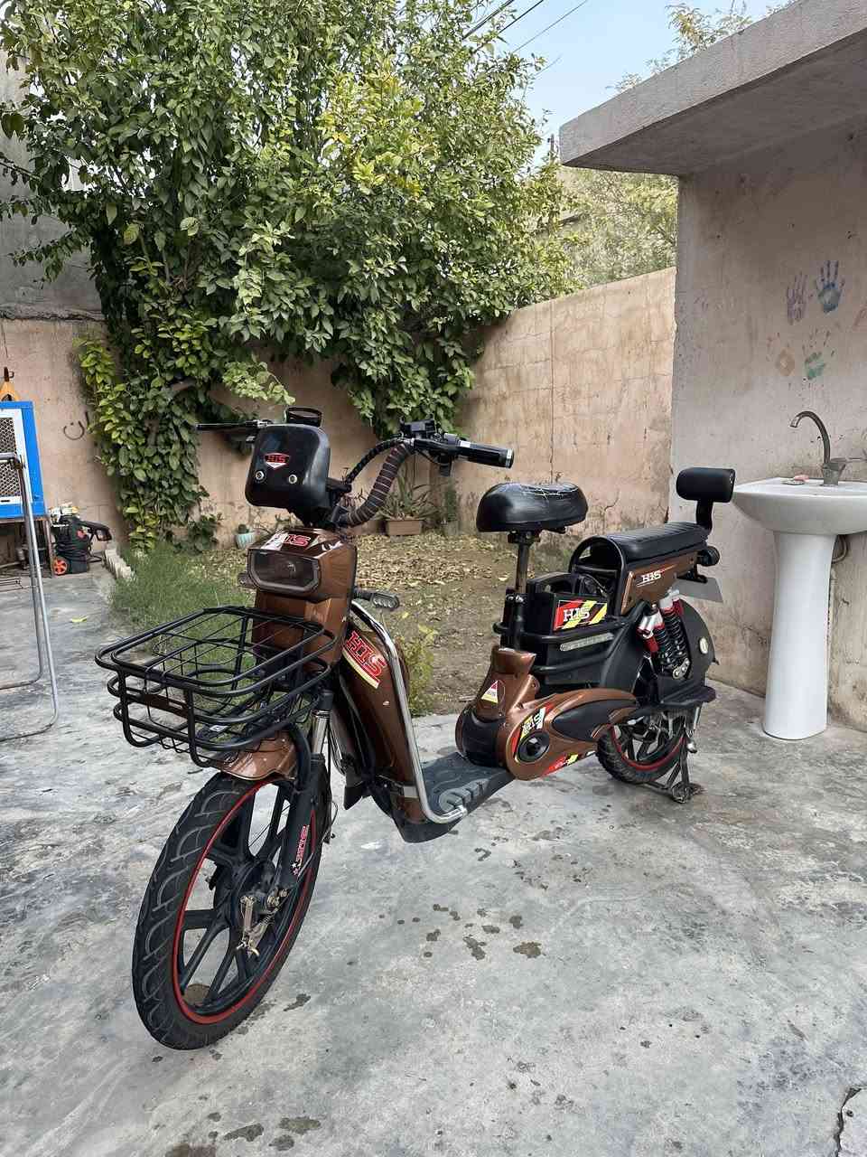 سلام عليكم بايسكل شحن HIS للبيع
موديل 2025

5 بطاريات جديد ماصار شهر شرط الفحص 

اي عيب مابي ملف عقل كله شرط

بس شاشة ما يشتغل او تگدر تصلحه

كهربائيات كله شغال تايرات چوب جديد

سعر 300 بي مجال للشراي

الرقم *********** بي واتساب
