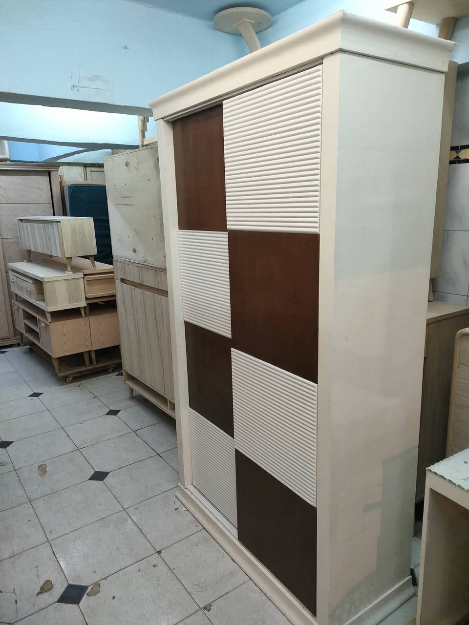 دولاب مترو 20 سم عموله رفوف من الداخل


**إذا كنت صاحب هذا الإعلان وتريد حذفه لأي سبب، رجاءا أرسل رسالة إلى الدعم الفني**