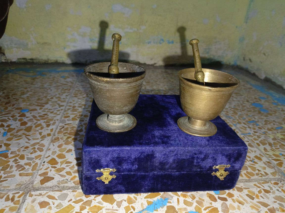 هاونات صغار عدد اثنين زائد  اكواب نحاس بالعلبه القياسات الموضحه بالصوره سعر المجموعه 45, الف يوجد توصيل جميع المحافظات


**إذا كنت صاحب هذا الإعلان وتريد حذفه لأي سبب، رجاءا أرسل رسالة إلى الدعم الفني**