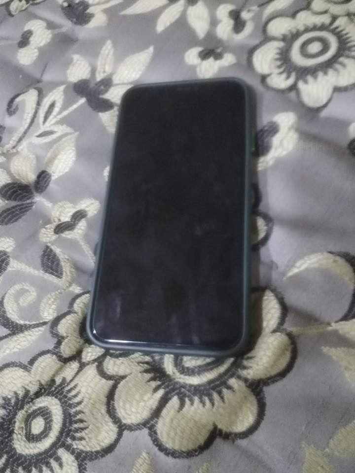 سلام عليكم شباب اكس ماكس ذاكره ٢٥٦للبيع بطاريه مبدله ١٠٠وضهر مكسور فقط الباقي شرط نضيف لوك السعر ١٣٠وبي مجال رقم الهاتف ***********انتصال وتساب
