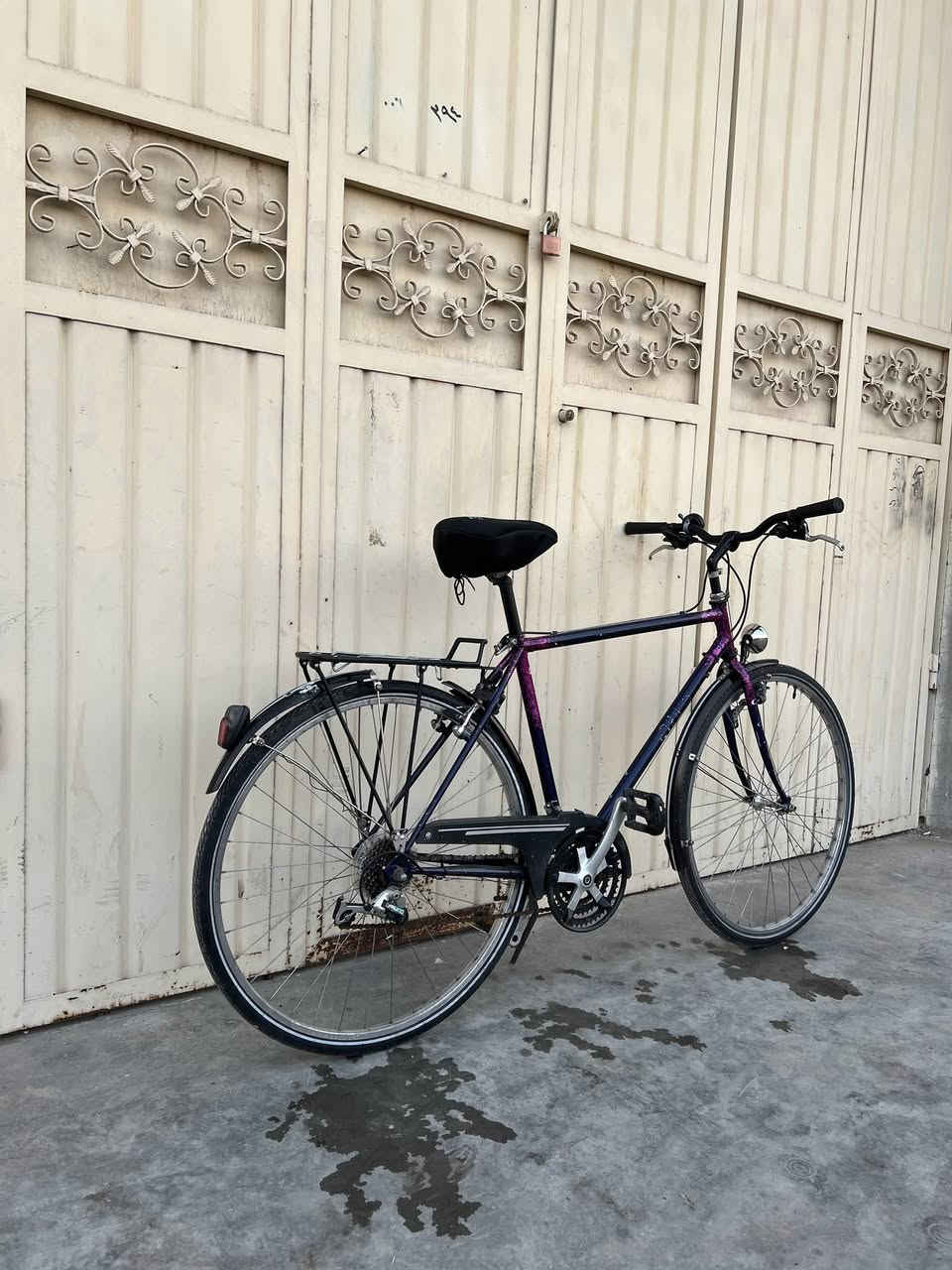 باسکیل بەریتانی 
حجم٢٨ 
فریم ٥٤ 
سیم shimano 
کیرات٣-٨
لایتات کل اشتعل 
کل جسم اشتعل 
توصیل موجود 
سعر ١٣٥ الف 
عینوان :کلار -ڕزگاری
ژ.م /***********
