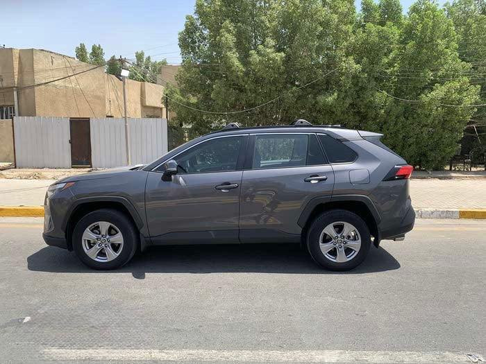 السلام عليكم عندي راف فور للبيع موديل 2022 وارد امريكي حادث بالمنشور رقم بغداد بأسمي فوول مواصفات 1/1 ماكو هيج سعر سعره 200 ورقه بيه مجال بسيط بدون دواخل 
1-فتحة 
2-بصمة 
3-شاشة جبيرة 
4-كامرة دوارة 
5-اشاير بالمري 
6-كشن السايق كهرباء 
7-ويل كروم 
8-لايتات زنون عالي وناصي 
9-رادار امامي 
10-رادارات جانبية 
11-نظام كار بلي ويه البلوتوث 
12-اوتو هولد 
13-نظام اطفاء السيارة عند الوقوف 
14-فور ويل 
15-مكينة 2500 
16-حساسات خلفية 
17-هند بريك بصمة 
18-تدفئة بالستيرن 
19-تدفئة بالكشنات 
20-نظام صعود المنحدرات 
21-ثلاث وضعيات قيادة 
22-جنطة كهرباء
وبعد بيها مواصفات هواية ممذكورة مكان السيارة بغداد بياع رايدها ب 200 ورقه مجال للاستفسار الاتصال ***********
