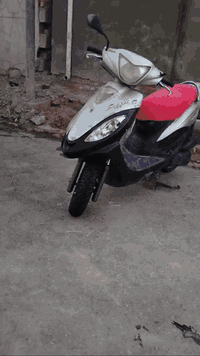 سلام عليكم 
دراجه للبيع كامكو موديل 2013 دراجه جاهزه ما عايزها كلشي محرك مفتوح فقط ابيعك محرك لا تنقيص ولا تبخير س425 وبيها مجال مكان رفاعي 
للستفسار ***********
