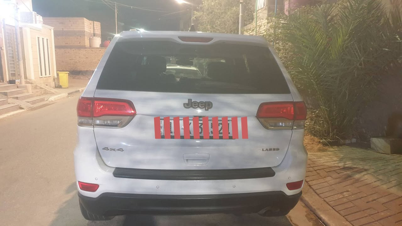 جيب لاريدو موديل ١٥ رقم بغداد انكليزي صاحبه السياره يريد تحويل سياره ماشيه ٢٠٠ السياره مابيها نقص جاهزه بيها مكانات بارد وصبغ موجوده بالسونار انا مكلف بالنشر *********** السياره محدثه ١٩
