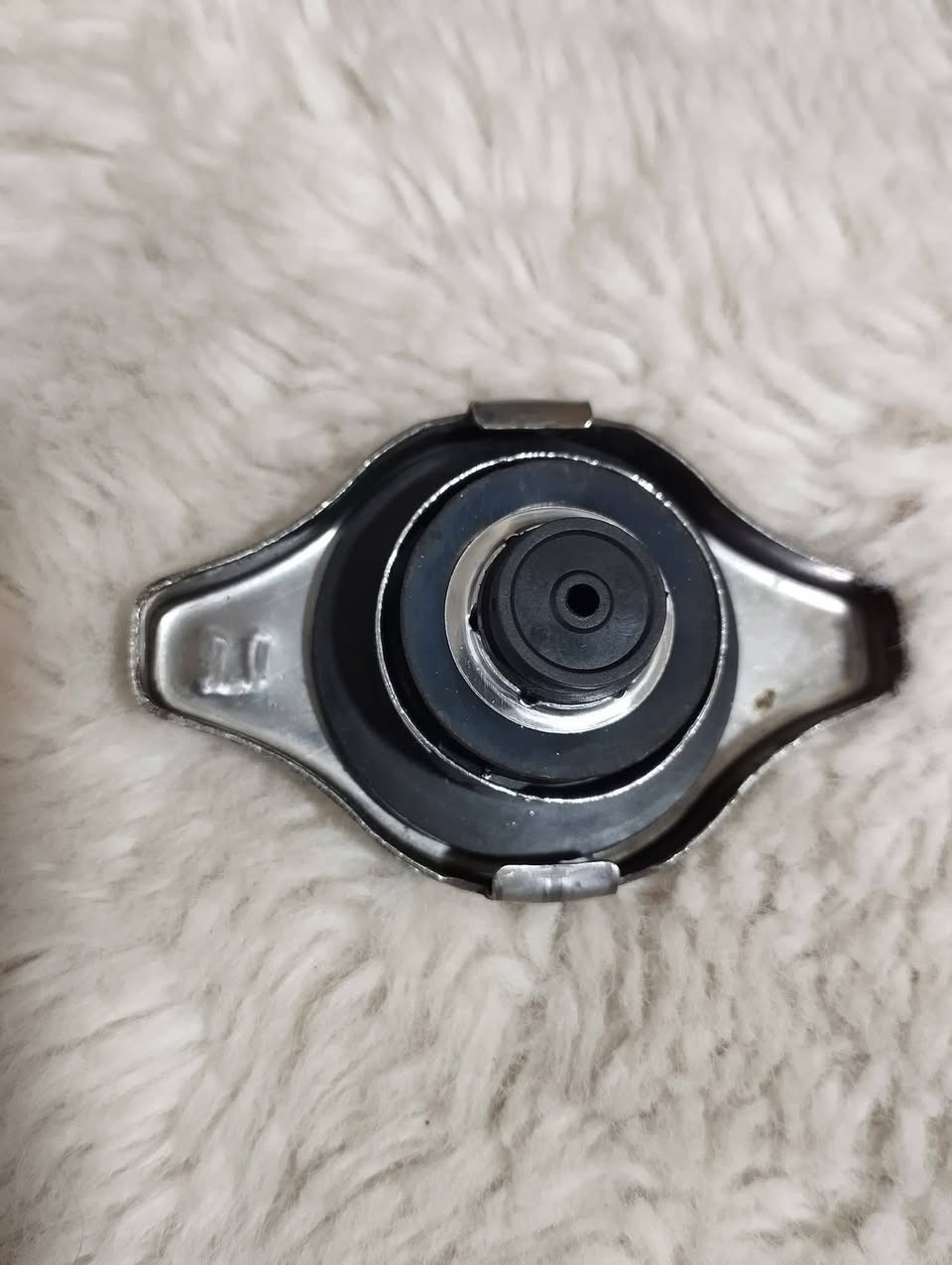 غطاء راديتر لسيارة هوندا وللسيارات الكورية بسعر الف دينار للقطعة متوفر كمية


**إذا كنت صاحب هذا الإعلان وتريد حذفه لأي سبب، رجاءا أرسل رسالة إلى الدعم الفني**