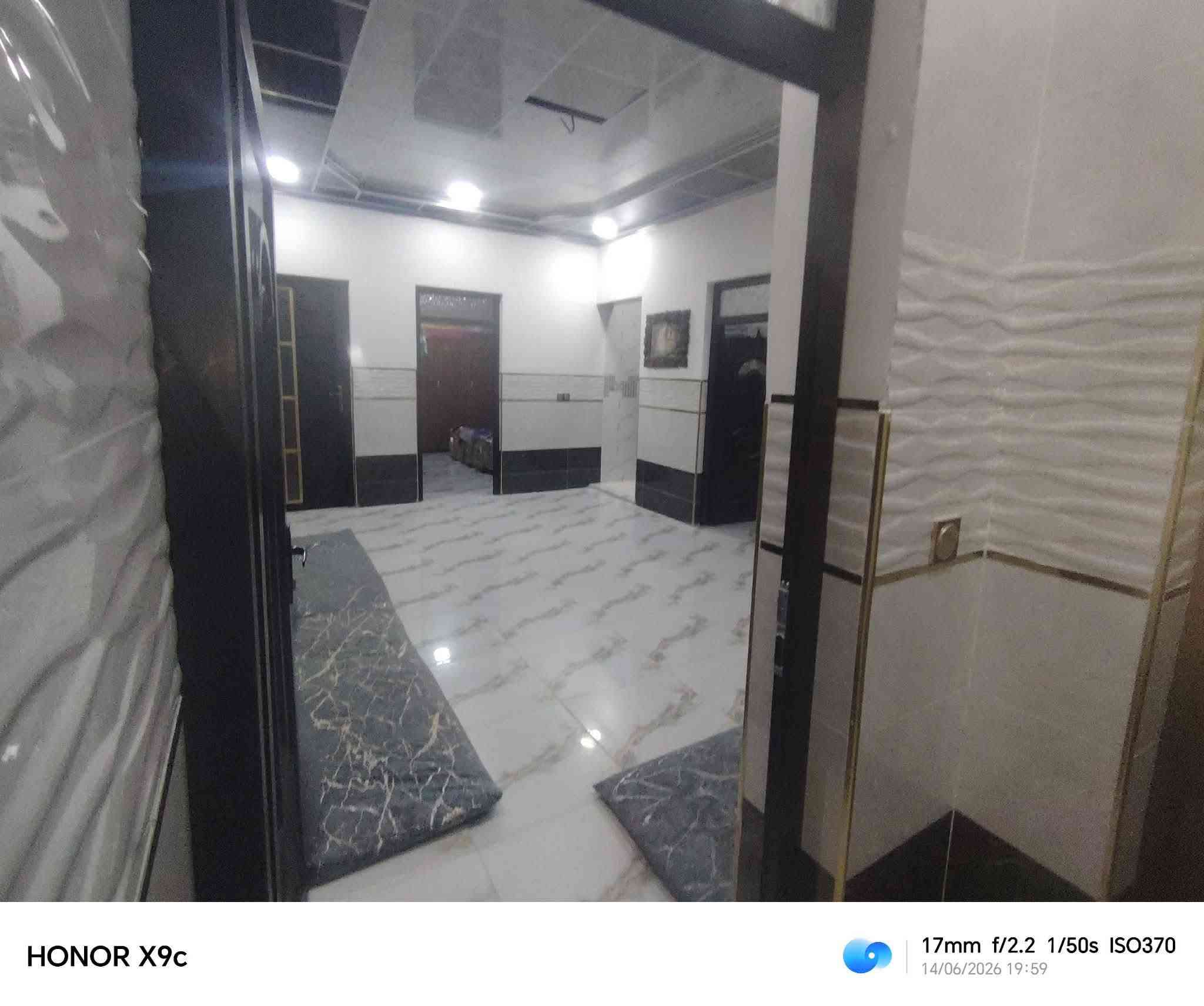 بيت للبيع قوسيات حي الايمان مساحه 180 متر واجهه 12 نزال 15 يبعد عن التبليغ 20 متر سعر 65 وبي مجال شيء بسيط سند زراعي 25===***********===***********
