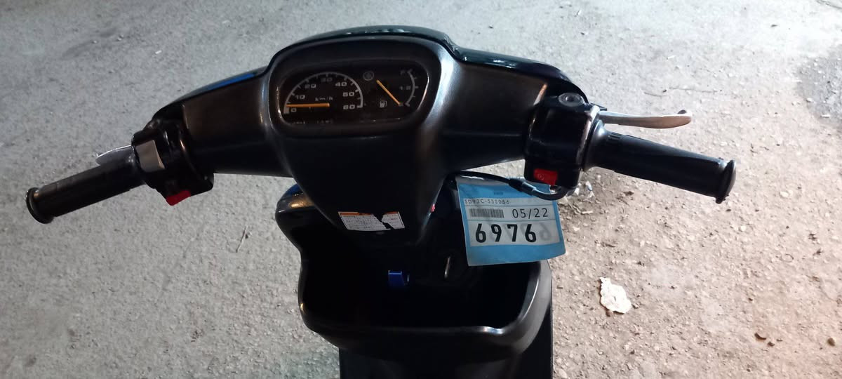 سلام عليكم دراجه بطه حاويه  2003 قفل اكسن كفاله عامه محرك بحاله جيده جدآ شرط الفحص والنظافه موضحه هاتف ***********
