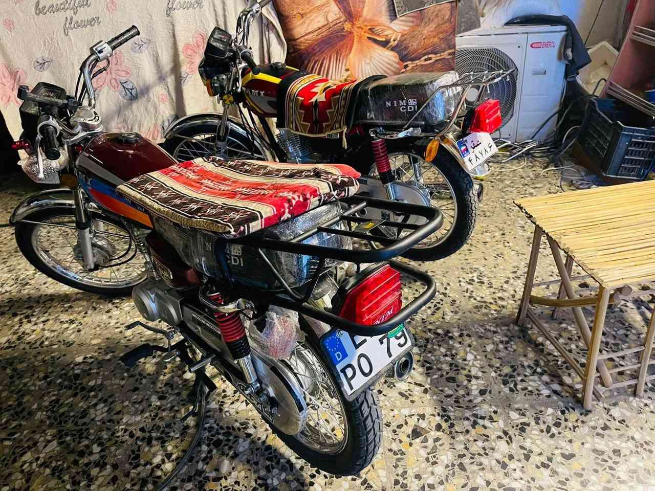 سلام عليكم دراجات ثنين نامه ثنينهن 25كاملات 
اوراق موجودات دراجت نصيفات ومرتبات كثل ماموضح. بصوره المورونيه قفله قفله 650 ولحمره قفله قفل 600 يولد لحد يتعبني هاذ قفلهن دراجات جاهزات وكاملات مكاني بلجادريه بغداد, العراق


**إذا كنت صاحب هذا الإعلان وتريد حذفه لأي سبب، رجاءا أرسل رسالة إلى الدعم الفني**