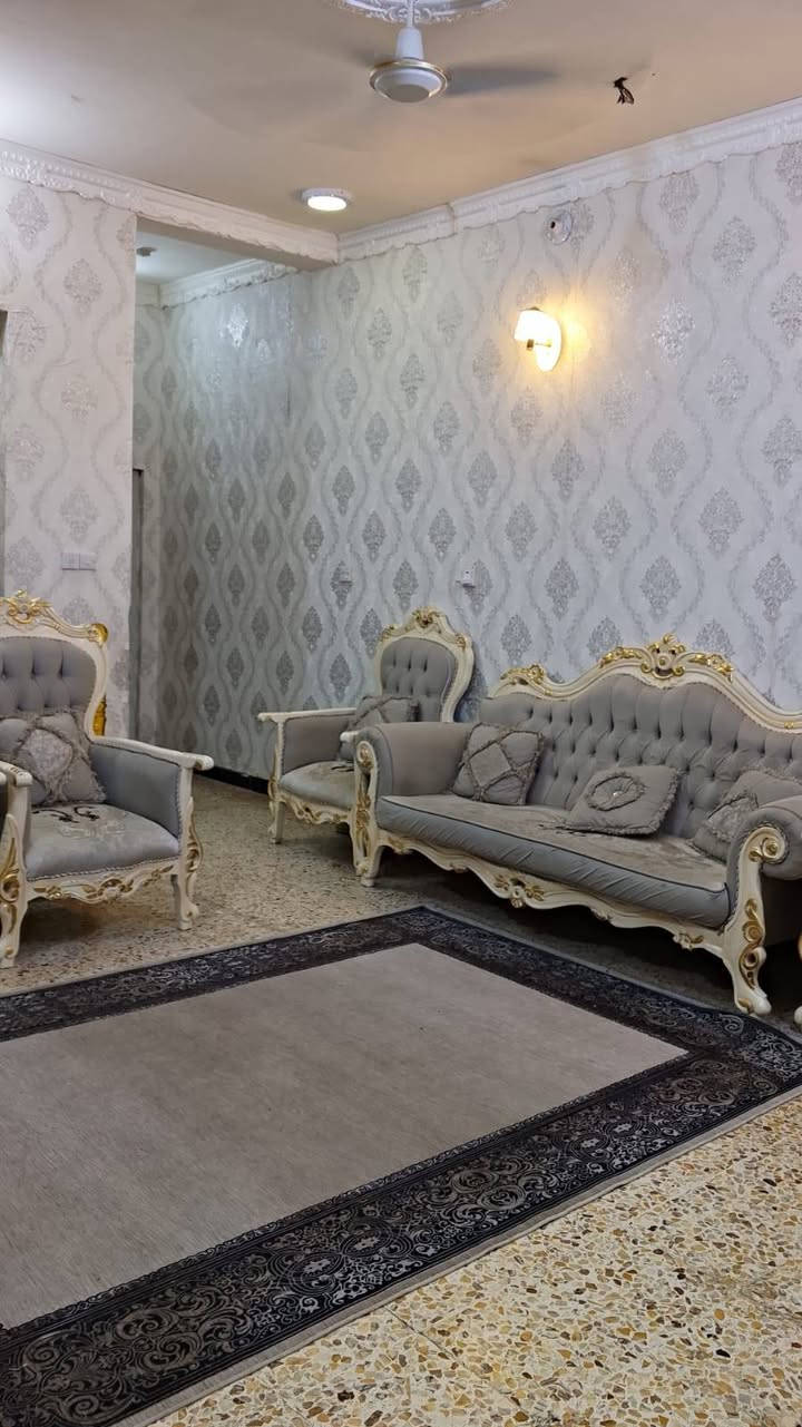 بيت للبيع ١٠٠م قاطين عكاده في منطقه الجمعيات الأولى قرب المستوصف السعر ١٢٥ بي مجال قليل للشراي ***********
