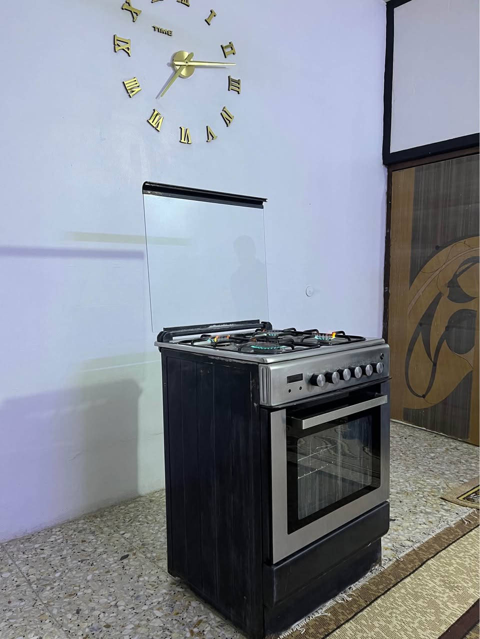 طباخ 4 عيون نضيف وناره تخبل و على الفحص فرنه يشتغل الفوك وجوه سوه وناره هم تخبل سعره 90 وبيه مجال المكان نهايه الشعله منطقه الدهله *********** بغداد, العراق
