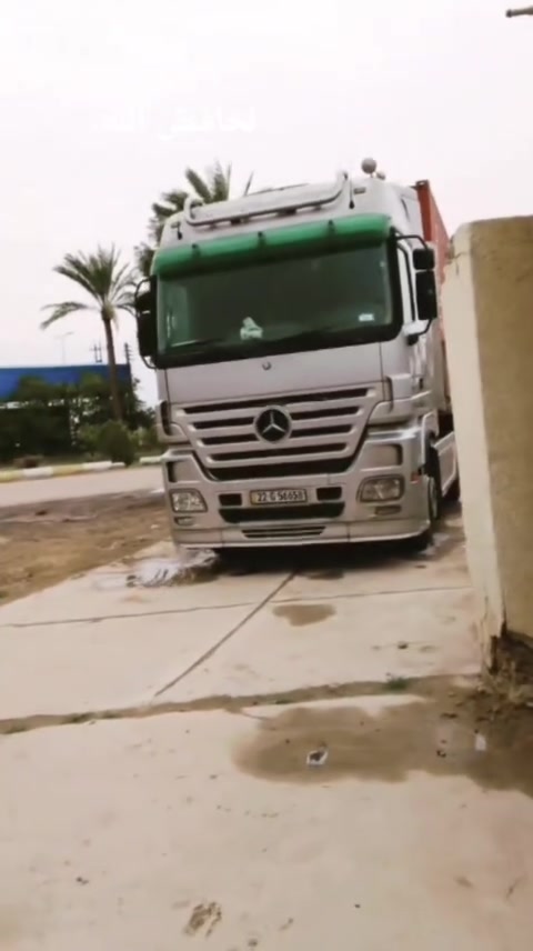 سلام عليكم سيار لبيع موديل 2005 حجم 1844 مكفوله مكلف بنشر هاضه رقم ***********
