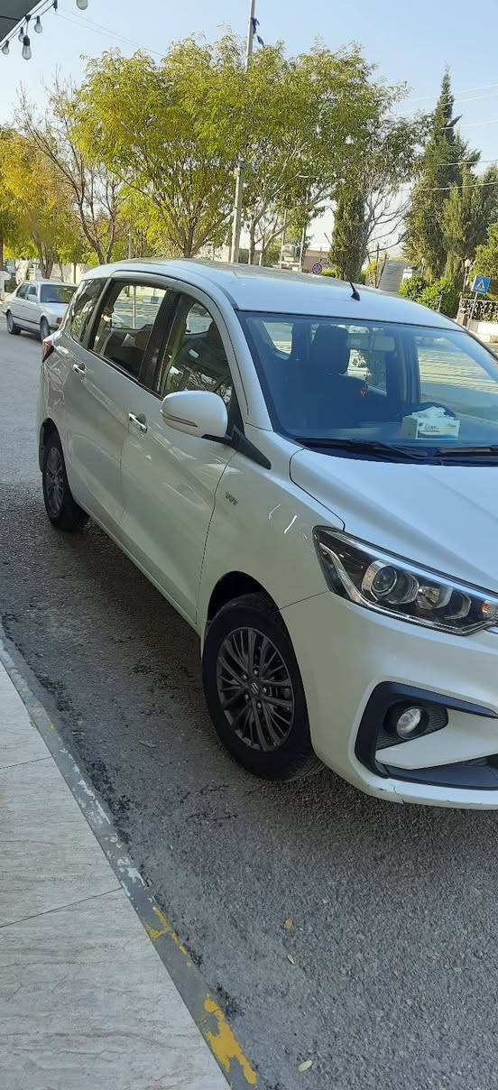 سازوكي ارتكا إستلام شركة موديل ٢٠٢٠بعدها على وضع الشركة مكينة زنجيل حساسات خلفية قطعتين تبريد بصمة تشغيل وبصمة ابواب ٧راكب مري شفط ١٣٠ ورقة ***********
