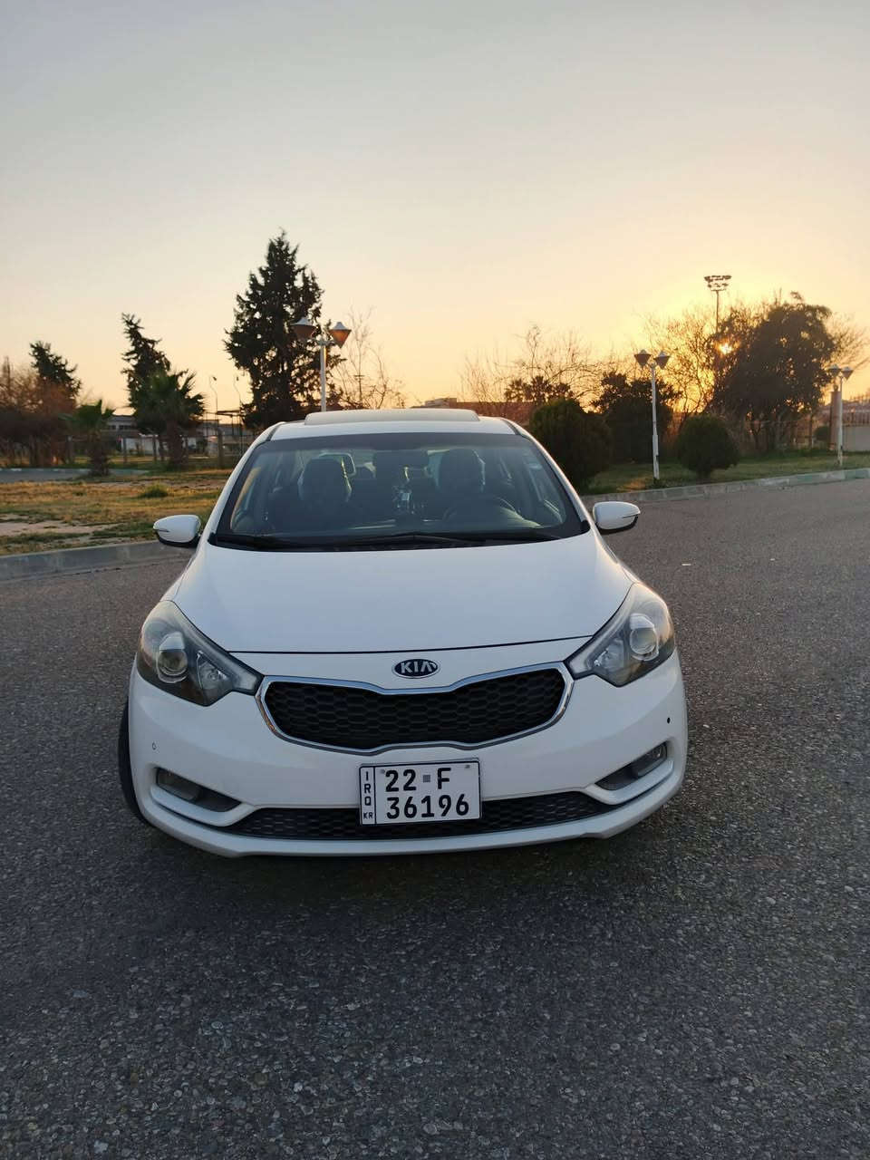 السلام عليكم
كيا سيراتو 2014 ( خـليـجـي )
فول فول مواصفات سلايد فتحة سقف 
رقم اربيل باسمي السنويه شرط التحويل 
والغرامة موصفات السياره سلايت تحكم 
ستيرن مثبت سرعه شفتات ستيرن مري 
شفط 5 ويل كب تبريد قطعتين كامره
 حساسات أمامية وخلفية لايتات شمعه
 ليد أمامه وخلفي  ستيرن ثلاث وضعيات 
قيادة السنويه جديد وهزة جديد
ضرر السياره جامرلغ سكن تعديل بارد 
مع صبغ فقط بدون دواخل بشرط محرك 
وكير سياره بشرط مكفول
السعر 122 وبيها مجال.
 مكان السياره كركوك  ***********
