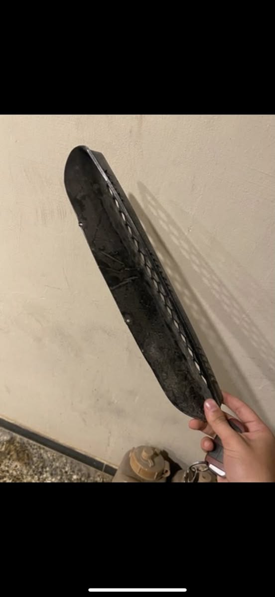 السلام عليكم 
مطريات جام تخم كامل 30 الف
سكوب مثلثات 10 الاف
شباك فتحة بنيد 10 الاف
مكاني بغداد *********** واتساب
