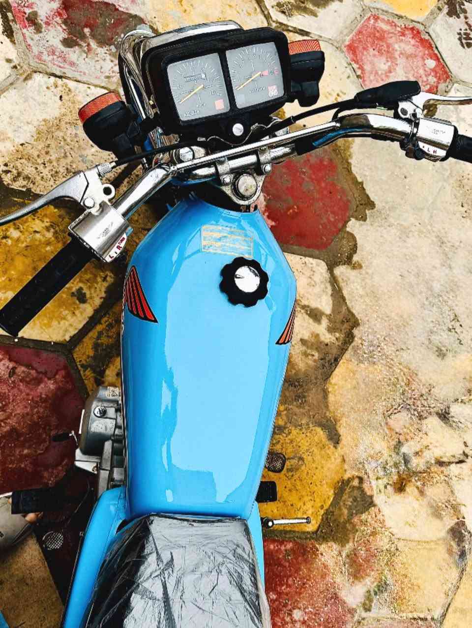 السلام عليكم
دراجة 4 كير للبيع مديل 20 اوراق اصولي وكيلها العارضي 
الدراجة نضيفه كلشي بيها جديد السعر 750 وبيها مجال 
مكاني نجف للستفسار خاص او ***********
ملاحظة -:  اكرر اوراق اصولي  مو سكنر
