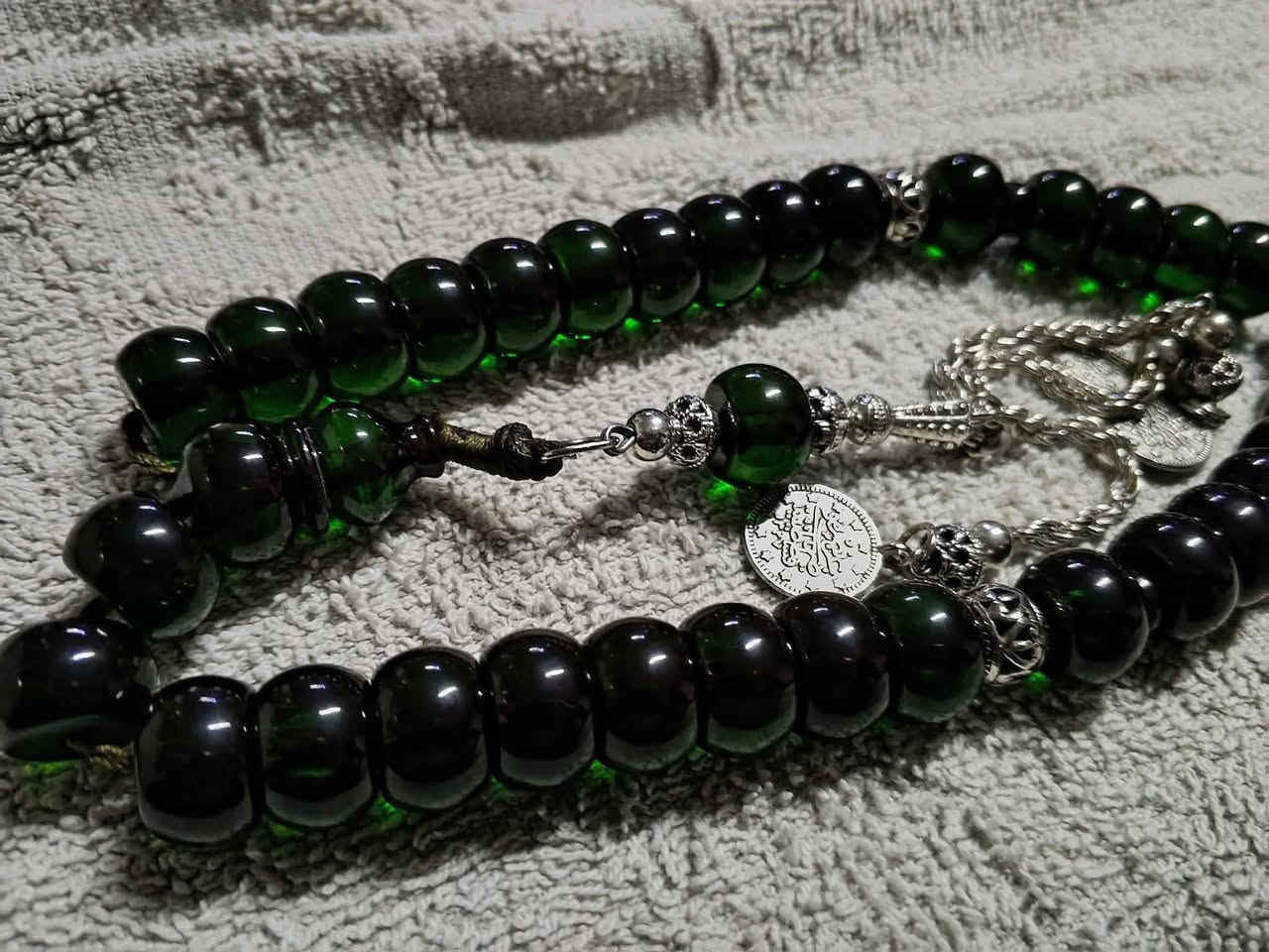 خليلي عينك عالمميز........وجيبها ازا فيك اتجيبها

نزلت الملكة والتاج ع راسها فاتوران الماني من الألوان النادرةقطع عربي سكين خراطة مصر ع مأدنة مأنتكة 33حبة مزينة بطقم فضة حلبي عيار400ريحة بنج بدون فرك ولا بخار واضحة من المقتنيات الثمينة الله يهنئ صاحب النصيب 
#الشمالي طرطوس المدينة تاجر شنطة 
#ابوحيدر0990433674وااتس/0991980698
فضلا وليس أمرا تعليق نقطة مباركة مشاركة بيوصلك السعر والتفاصيل.... شحن لكافة المحافظات السورية واللبنانية


**إذا كنت صاحب هذا الإعلان وتريد حذفه لأي سبب، رجاءا أرسل رسالة إلى الدعم الفني**