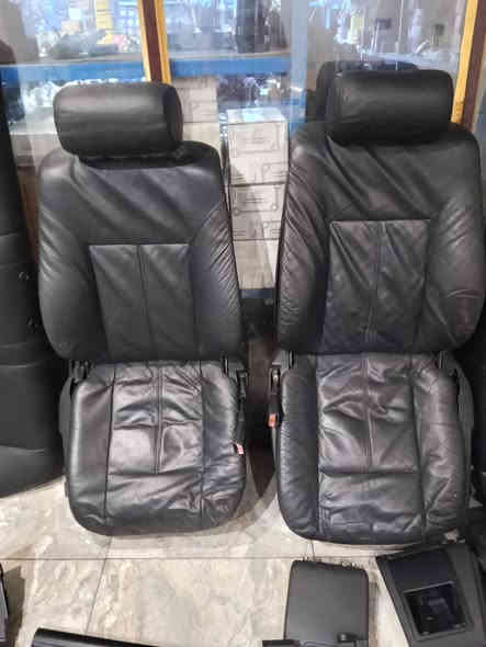 السلام عليكم 
غرفة صقر كامله على اخر حبايه مابيها اي نقص 
تنته ارضيه كشناات نواعم 
السعر 800الف 
العنوان الحله الحي الصناعي الشارع العام شركة المركزي علي يوسف 
*********** للاتصال
