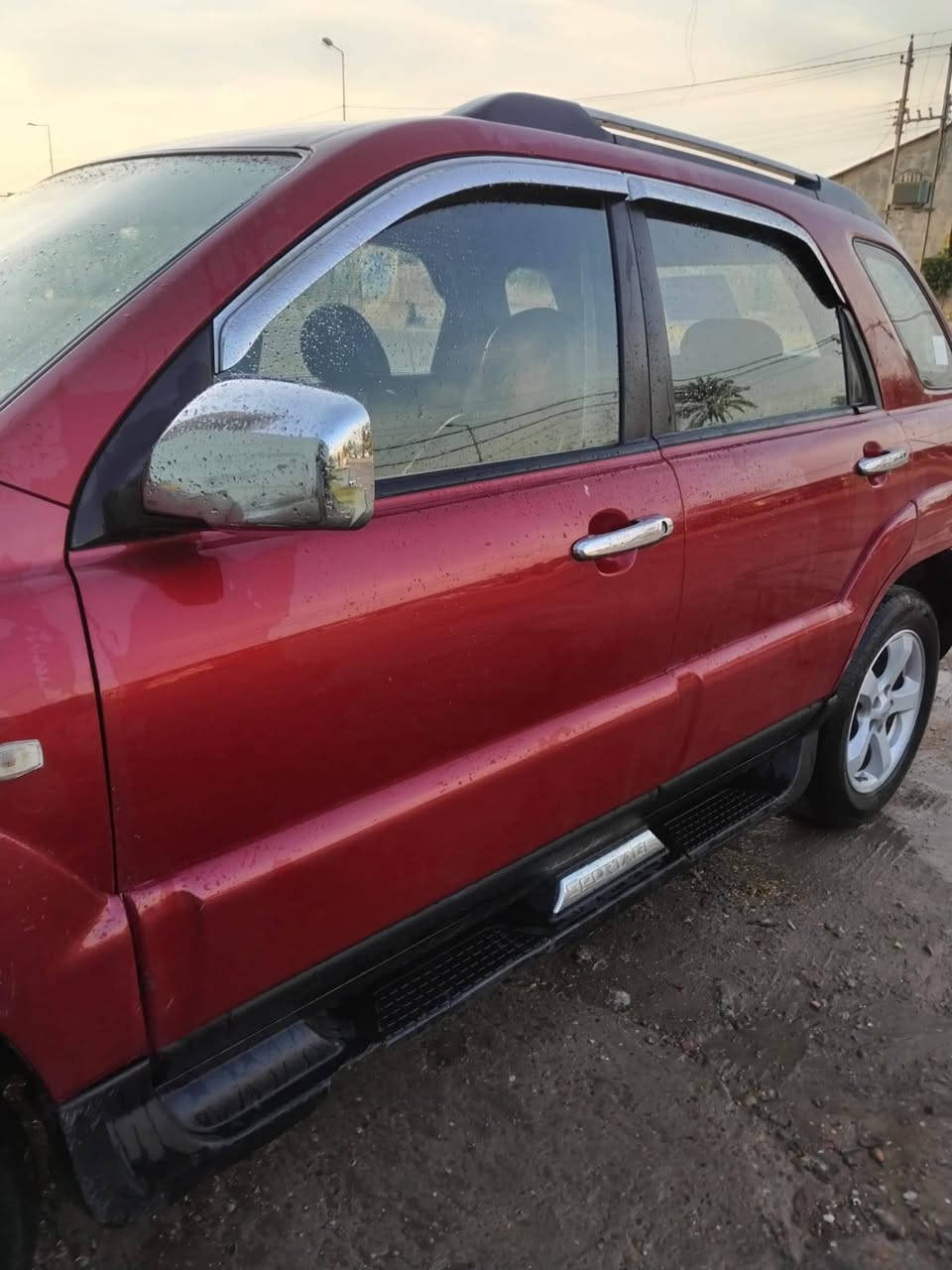 سبورتج للبيع
موديل 2010/ وارد خليجي بلادية على وضع الشركة 
ماشية_ 190
محرك - 2000 دوش
فتحة في السقف 
كوشنات جلد
دشبول اسود
مصبوغة فقط الدعاميتين 

السعر - 115
المكان - بغداد - الكاظمية
للإستفسار التواصل مع الرقم 
***********
