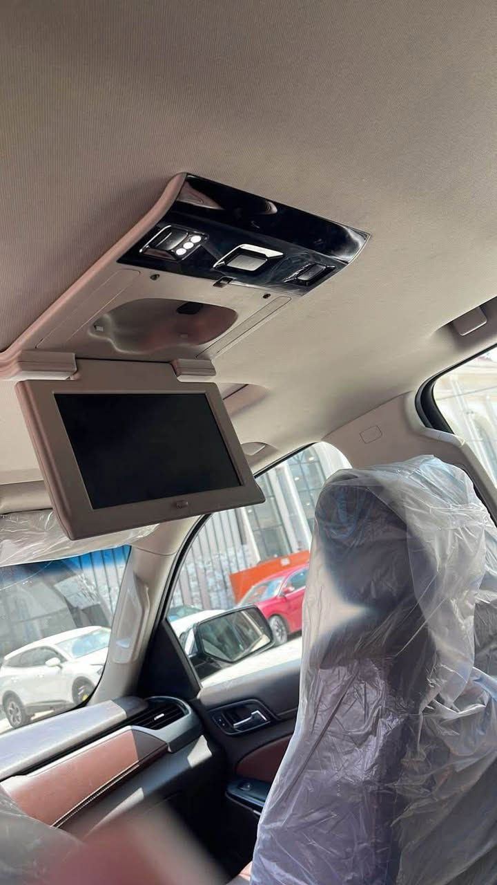 تاهو LTZ 2015 خليجي وكالة المنصور 
لون ابيض صدفي فول مواصفات 1/1 كفالة عامه من الدعاميه للدعاميه  رقم سليمانية مغلفه البجم ppf ممشاها قليل 65 الف كشنات جلد خزن ميموري للكشنات سقف بانوراما المصابيح الاماميه  نظام تعليق هوائي رادار شحن لاسلكي كامره خلفيه صندوق كهرباىي التحكم على المنحدرات مستشعر وقوف  مراقبه النقطه العمياء وصراحتاً انا ما ذكرت كل المواصفات لان مواصفاتها بعد اكثر ومو كلهن اعرفهن مكانها بغداد حي الحسين او الانبار الفلوجة 
0780 330 9873
لسعر 375 بغداد, العراق
