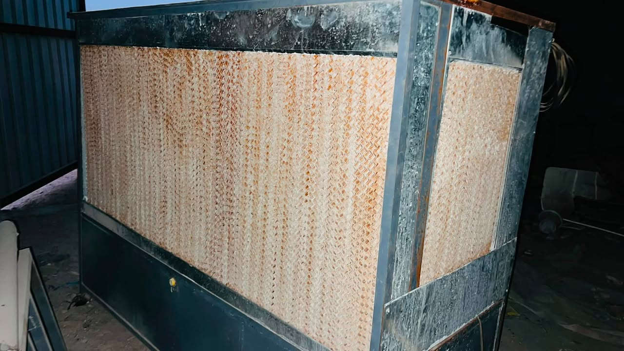 السلام عليكم
مبردات للبيع 
عدد 2 دبل فان كبير 1 متر قوة دفع 15 متر 
الطول 2 متر وارتفاع 1.5متر حلفات التبريد 15سنتم 
السعر  المبرده الاولى 600 الف
السعر المبرده الثانيه 700 الف 
المكان: البصرة سفوان
للتواصل:***********
