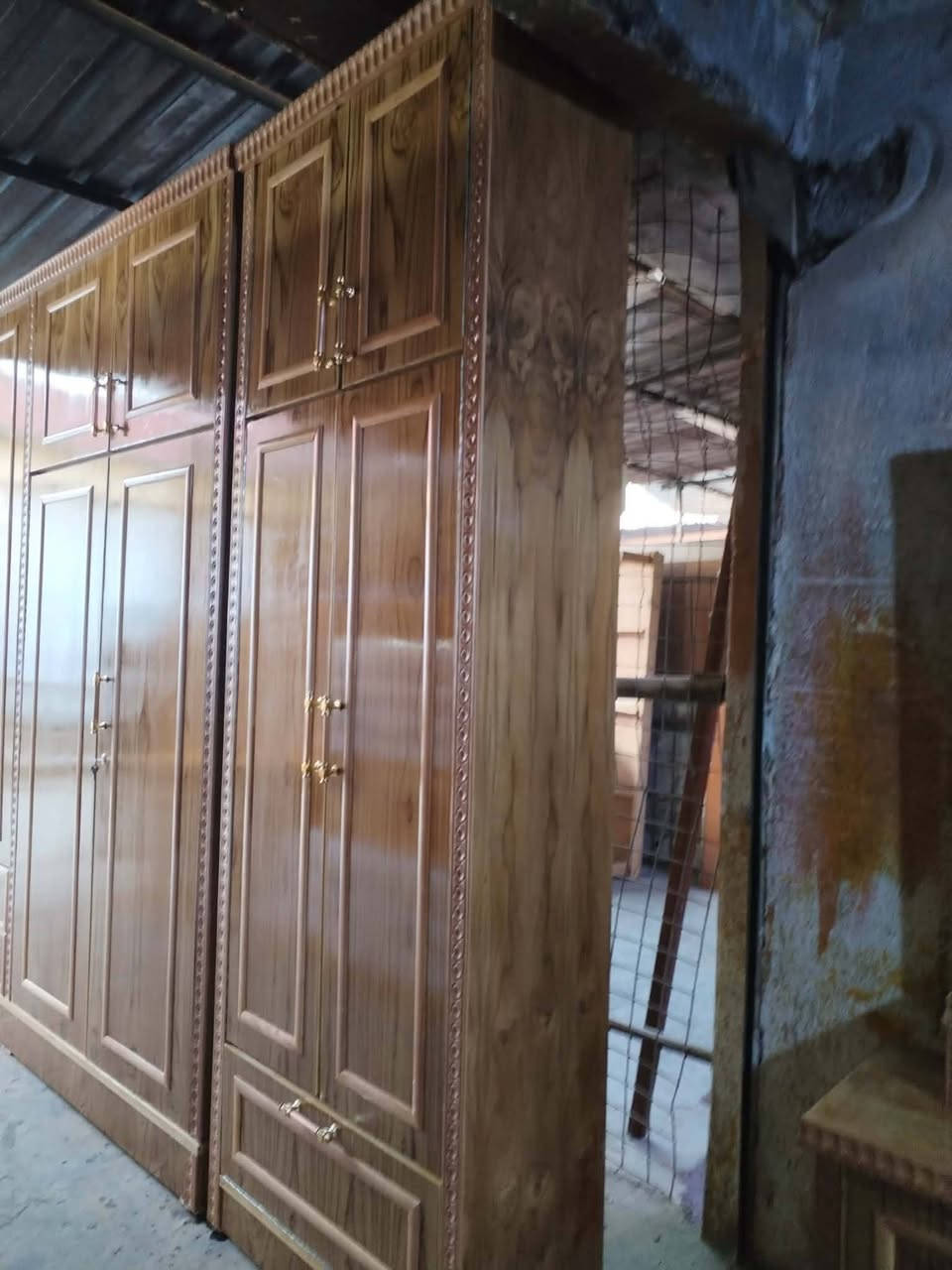 غرفه خمس ابواب ملحق جديده مامستعمله صاج عراقي فصال تركي عرض خاص السعر مليون او ميه قفل بدون معامله عنوان موصل باب جديد قرب نادي الفتوه ***********
