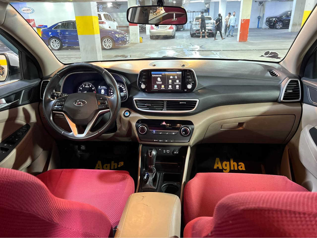 Hyundai Tucson 2020

 خليجى 
لە سفریەوە یەک دەستە
٥٧ هەزار کیلۆمەتری حەقیقی ڕۆشتوە
٢ پەڵە کارتی هەیە
گێڕ و مەکینەی نەکراوەتەوە بە شەرت
مواصفات کۆری دەرەجە یەک  (٢ بەصمە ، ٢ کوشن کارەبا ،حاسەی پێش و دوا، ڤۆلیۆم سەر سوکان ، دەسک ستیل ، ئاوێنە ئیشارەت ، کامێرا)

نرخ: ٢٠٨ وەرەقە و مەجالی تێدایە

ژ.م:*********** السليمانية, العراق
