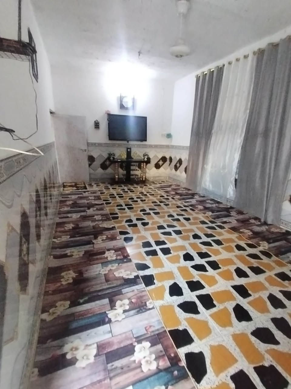 بيت للبيع بلكحلاء بحي الرحمه مساحه 125متكون غرفتين وصاله وديوانيه ومطبخ وصحيات رقمي ***********
