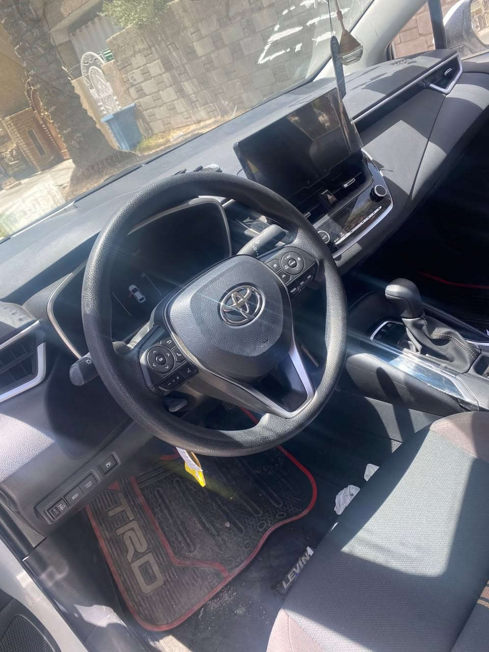 سلام عليكم
كورلا ٢٠٢٤ شكل الامريكي صيني هايبرد فول مواصفات 
بيها ملاحظة صغيرة بالباب بظهر السايق بدون بارد 
ماشية ١٨ الف كيلو 
مكاني بغداد 
السعر ١٤٥ 
للتواصل /***********
