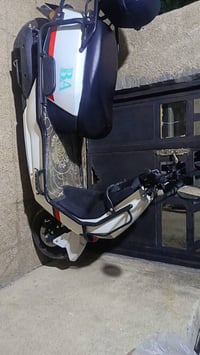 دراجه شحن فول مواصفات ما نقصها برغي بعدها جديده بمعناه الكلمه تجي وتشو...