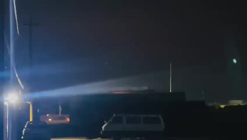 سلاح عليكم بيت للبيع بل دوانم خط اول موقع الدار مقابيل الجبلونات مساحت البيت 240 ***********
