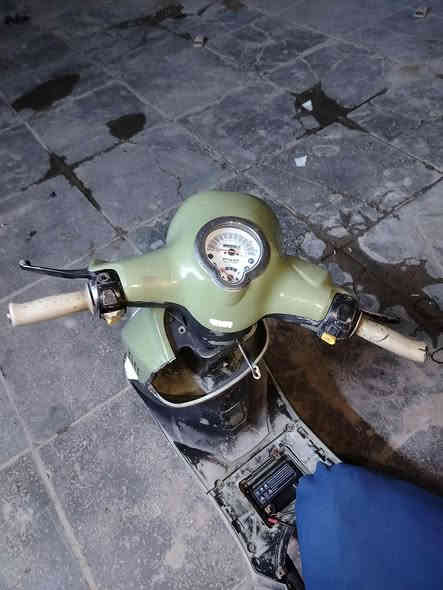 السلام عليكم دراجة باجو للبيع دراجة كاملة بيه خيط تبخير  فقط الدراجة كاملة من كل النواحي كهربائيات كله شغالة نكر سلف العنوان بغداد السعر 250 وبيه مجال الرقم ***********
