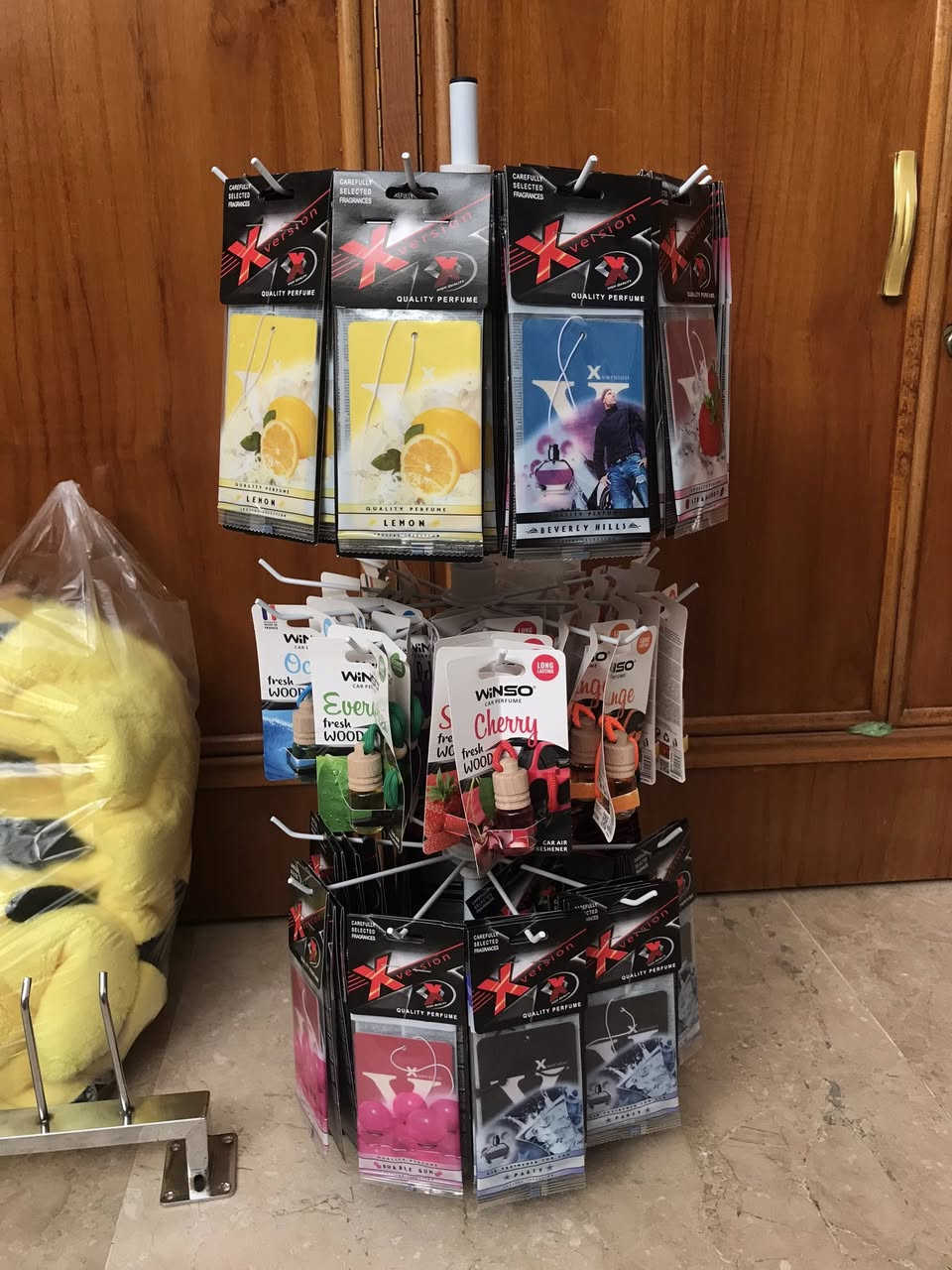 كماليات للبيع
ملمع دشبول اصلي العدد 8 قطع سعر 25 الف
ملمع التايرات اصلي كارتونة كاملة السعر 50 الف 
باكيت كامل من ريحة ام الباخرة الاصلية السعر 20 الف
عطر X هدية العدد 98 قطعة السعر 16 الف
عطر وينسو خشب عدد 36 قطعة السعر 50 الف
تعلاكة عدد 2 السعر 25 الف
الاسعار نهائية الاتصال ***********
