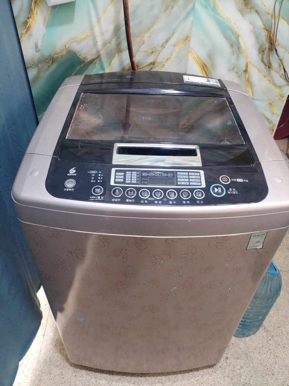 لوندري كامل استخدام شهر الأغراض 2 غسالات عادي واتوماتيك +مجففة +نورفا +غراض هواي مجانيات  السعر 3.5 مليون رقم الهاتف ***********
