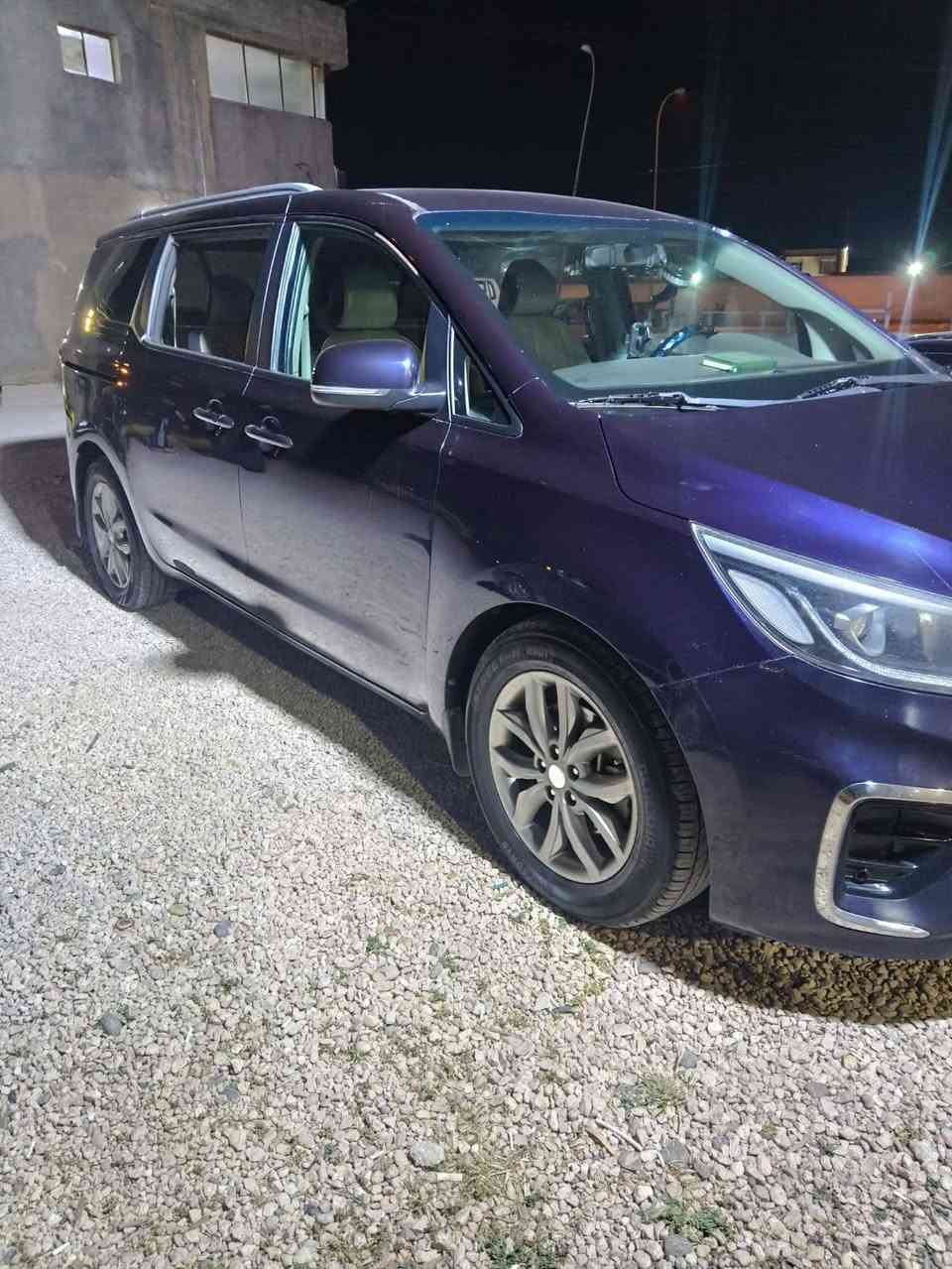 كيا سيدونا موديل 20 فووول مواصفات جديده رقم انبار تحويل مباشر
المواصفات معروفه محاجه اذكرها تفاصيل اكثر اتصل خط ووات ساب *********** 
بيها قطعه وحده نصف الجاملغ الخلفي الايسر 
السعر 195 بيها مجال
