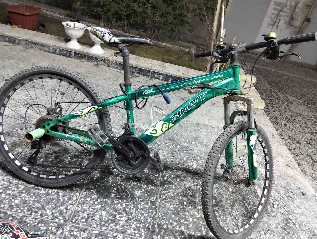 السلام عليكم بايسكل للبيع السعر 75 المكان مدينة الصدر قرب بانزيخانة 68 للاستفسار ***********
