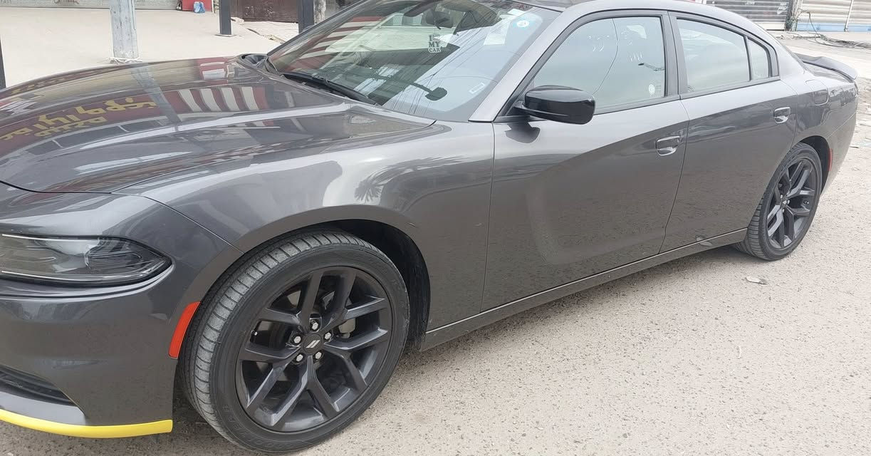 للبيع دوج جارجر 2023 لاست كول النداء الاخير 
رقم بغداد بأسمي 
السياره بدون شخط عدا هذا شوي بالجاملخ الخلفي على كده صلحته دكيته بارد بس معجبني صلحت على كده وصبغت بي ربع الجاملخ 
ماشيه 40الف 
شاشه كليره كاربلي 
ويل بلاك توب 20 
محرك 3600 تو ويل 
سبايدر خلفي 
زنون بلادي 
سياره كلها على وضع الشركه مملعوب بيها 
حساسات خلفيه 
سياره مال بيت استخدام شخصي اي نقص مابيها 
السعر ب270 وبيها مجال 

الهاتف ***********
