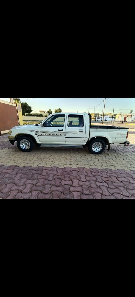 بيك أب  دير ٢٠٠٨ ***********
محرك گير شرط.. 
صبغ مابيها 
طخم تواير جديد 
رقم  دولي مسطرة 
سنوية ل ٢٠٣٠ 
السيارة بأسمي
وجاهزه ما يعوزها برقي 
وكوبون بانزين بيها 
شرط ع الفحص 
التواصل عرقم 
***********
 المو شراي لا يتواصل
