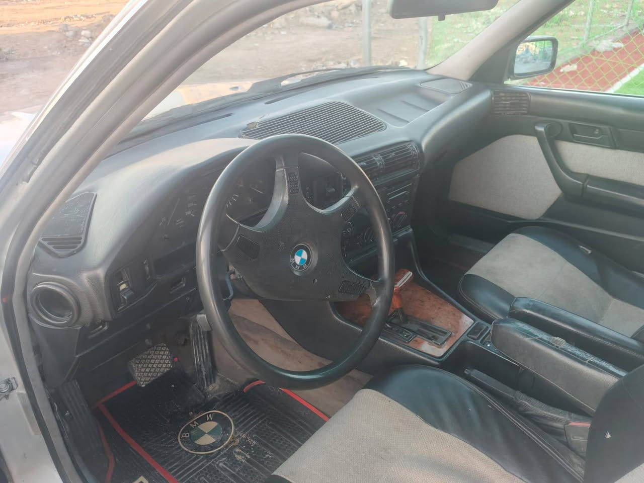 سلام عليكم اخوان سياره بيم جاهزه موديل ٩٠ مكان كربلاء السعر ٤٢ وبيه مجال سياره مصبوغ عام سياره جاهزه  مراوس اب اقل ترهم ***********
