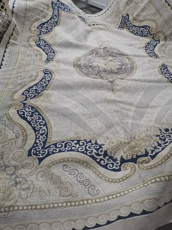 زولية تركي قياس ٣ ب ٤ بدون عيب نضيفة مغسولة ثخينة الشراي يتصل *********** أربيل, العراق
