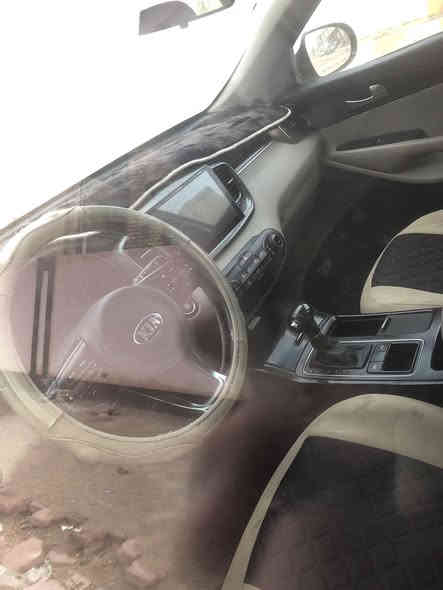 سيارة سورنتو للبيع او مراوس موديل 2018 
سيارة عائلية 7 راكب محرك 3500 ما مبدل بيها اي شي بيها صبغ 5 قطع 

السعر 185 مكانها شطرة ذي قار السيارة باسمي والسنوية لل28 

للاستفسار ***********
