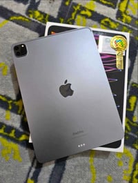 آيباد ١١ برو M2 • ٢٥٦ • نضافه فول