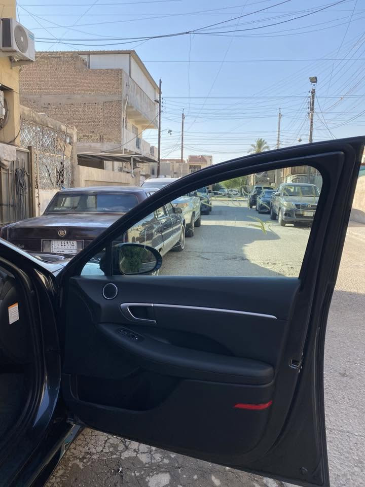 السلام عليكم للبيع سوناتا هايبرد 2024 حادثه فقط بنيد بدون دواخل ايرباك ستيرت او بردة فقط السيارة كراسي كهرباء تتفأة بل كراسي رادار جانبي نقطة عمياء رادر امامي رادار خلفي شاشة متصلة كير تعليك تحكم ستيرن سياقة ذاتية تحديد مسار تبيه الخروج من المسار ماشية 13000 ميل السيارة جديدة كلش على مشي امريكا السعر اب 190 او بي مجال حق الجية للستفسار اكثر ***********
