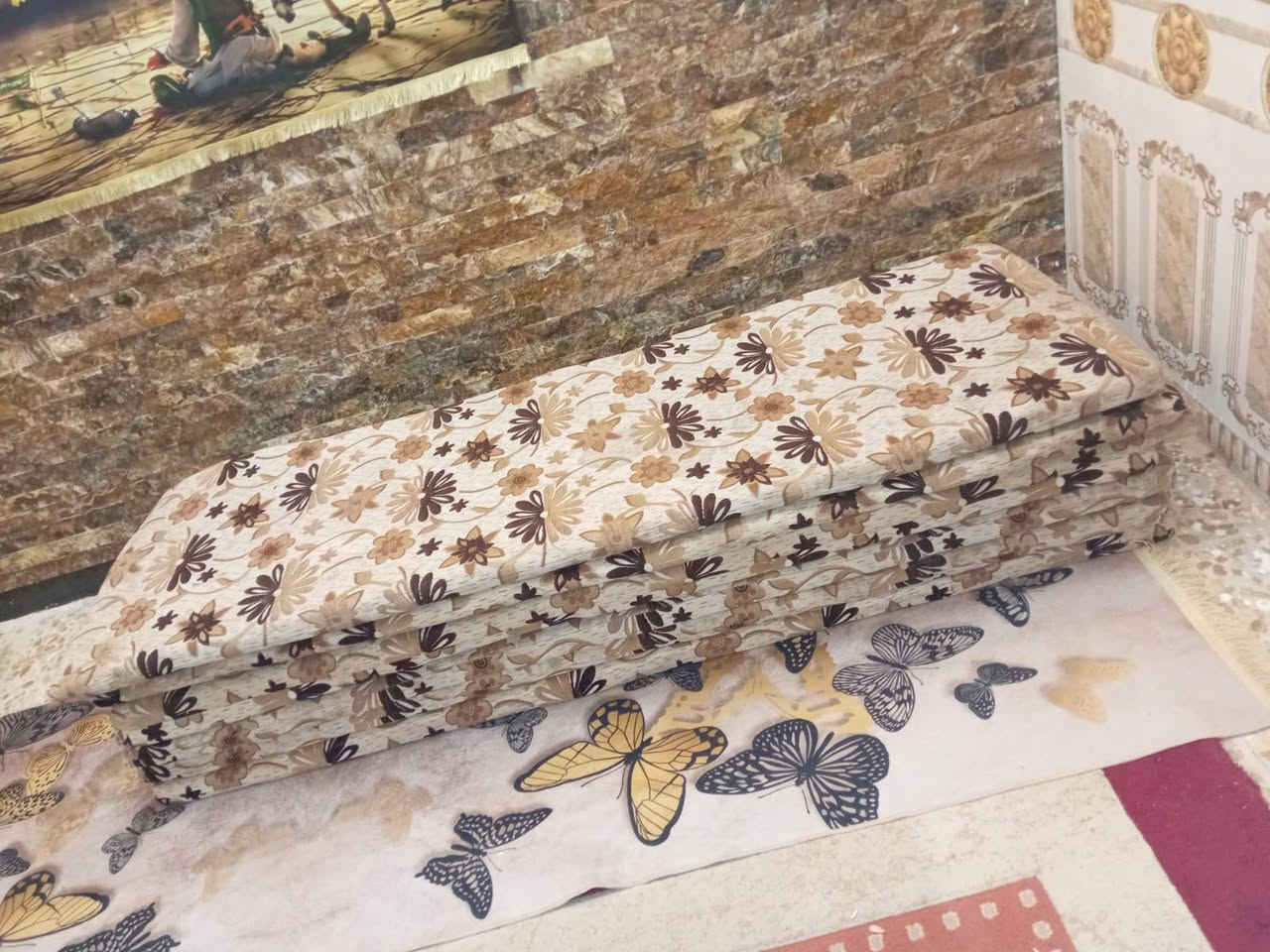 ديوان مستعمل نضيف ومرتب للبيع
***********
