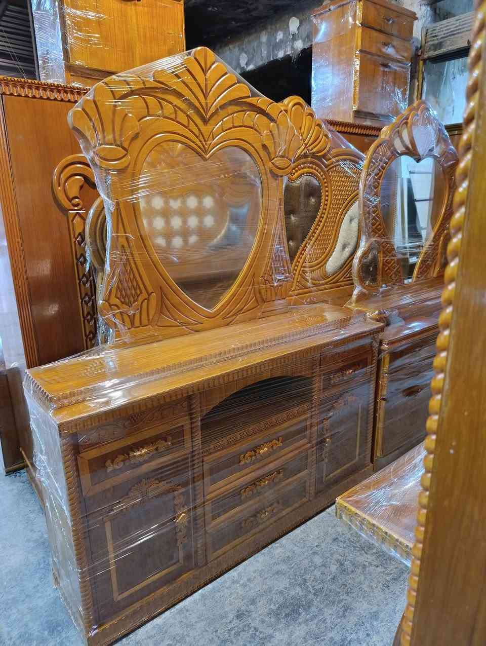 محلات ابوانس المتيوتي باب جديد قرب نادي الفتوى السعر مليون 250رقم***********
