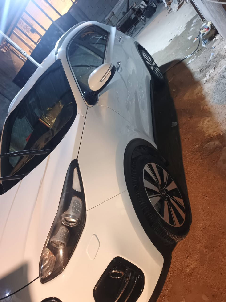 سبورتج 2018كفاله من عدا بارد بالباب الامامي البصف السايق عله كد شبر حداديه جديده تخم تايرات جدد تبريد ثلج وبعد معروفه السبورتج سعر 185وبيها مجال بسيط سنويه ل28 تخلص وتحويل مباشر سبيرها منازل السياره جديده تخبل تجي وتشوفها احله من الصور***********ما موجود بالفيس فقط اتصال
