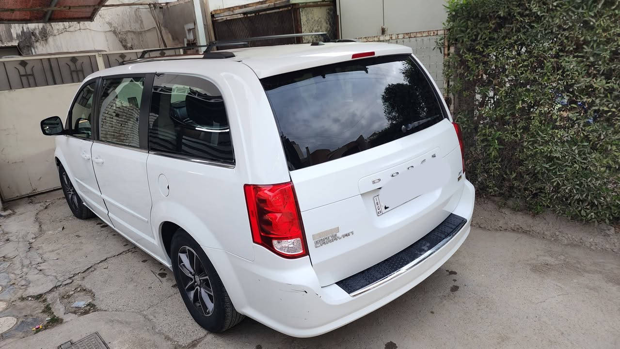 دوج كرنفان 2017 SXT للبيع
رقم أربيل – هزة جديدة 2027

سيارة نظيفة جداً ومواصفاتها كاملة، جاهزة للاستخدام بدون أي ملاحظات.

المواصفات:
7 راكب
كلين تايتل
بدون قطرة صبغ
الجامات بلادي مال شركة، بدون خدوش أو تصليح
سبايدر قمارة
تاير 17 جديد نوع دانلوب
تشغيل عن بعد
صندوق كهرباء
باب خلفي كهرباء
تبريد قوي (3 قطع ثلج) غاز الشركة
مقاعد جلد
كامرة خلفية بلادية

ماشية: 86 ألف ميل
العنوان: بغداد – زيونة
للاستفسار الاتصال على:
***********
