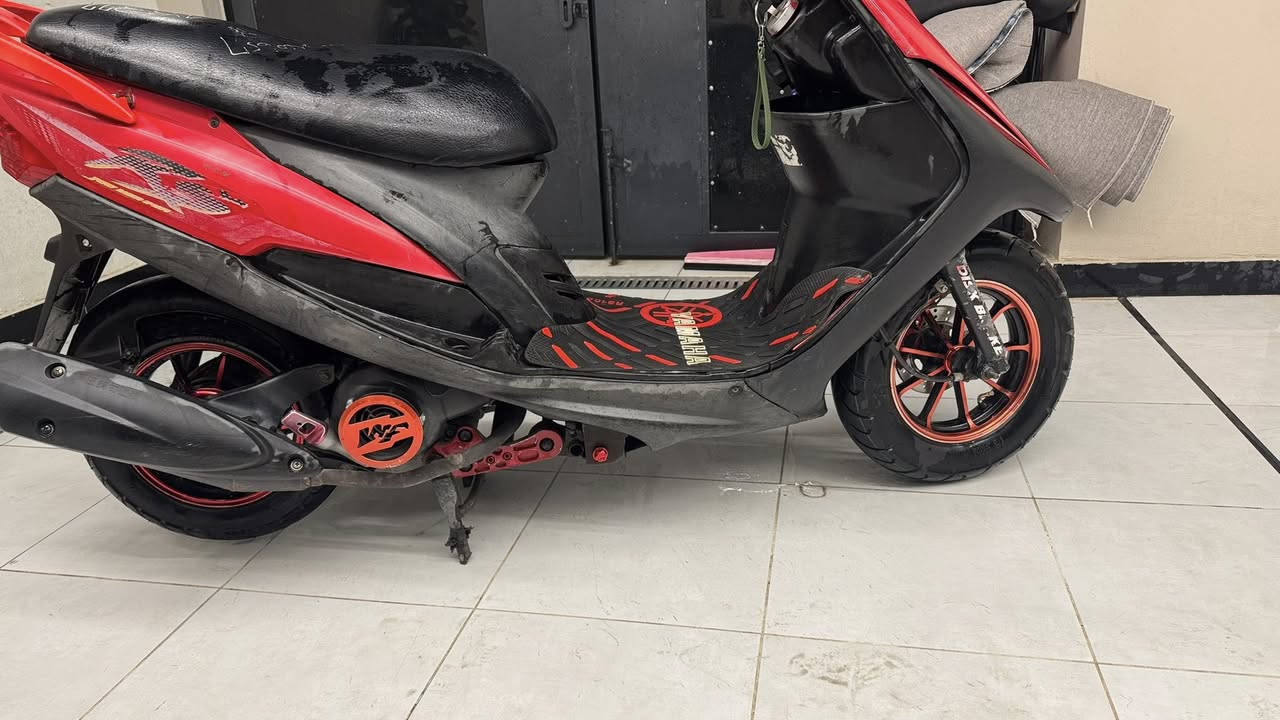 السلام عليكم دراجه ماكس عدله للبيع كفاله من السرقه مكيني بلادي 49اكلجات امامي +خلفي رياضي الدراجه ختم واحد العنوان بغداد الجديدة والرقم *********** السعر750 ‏وبيها مجال بسيط ￼￼
