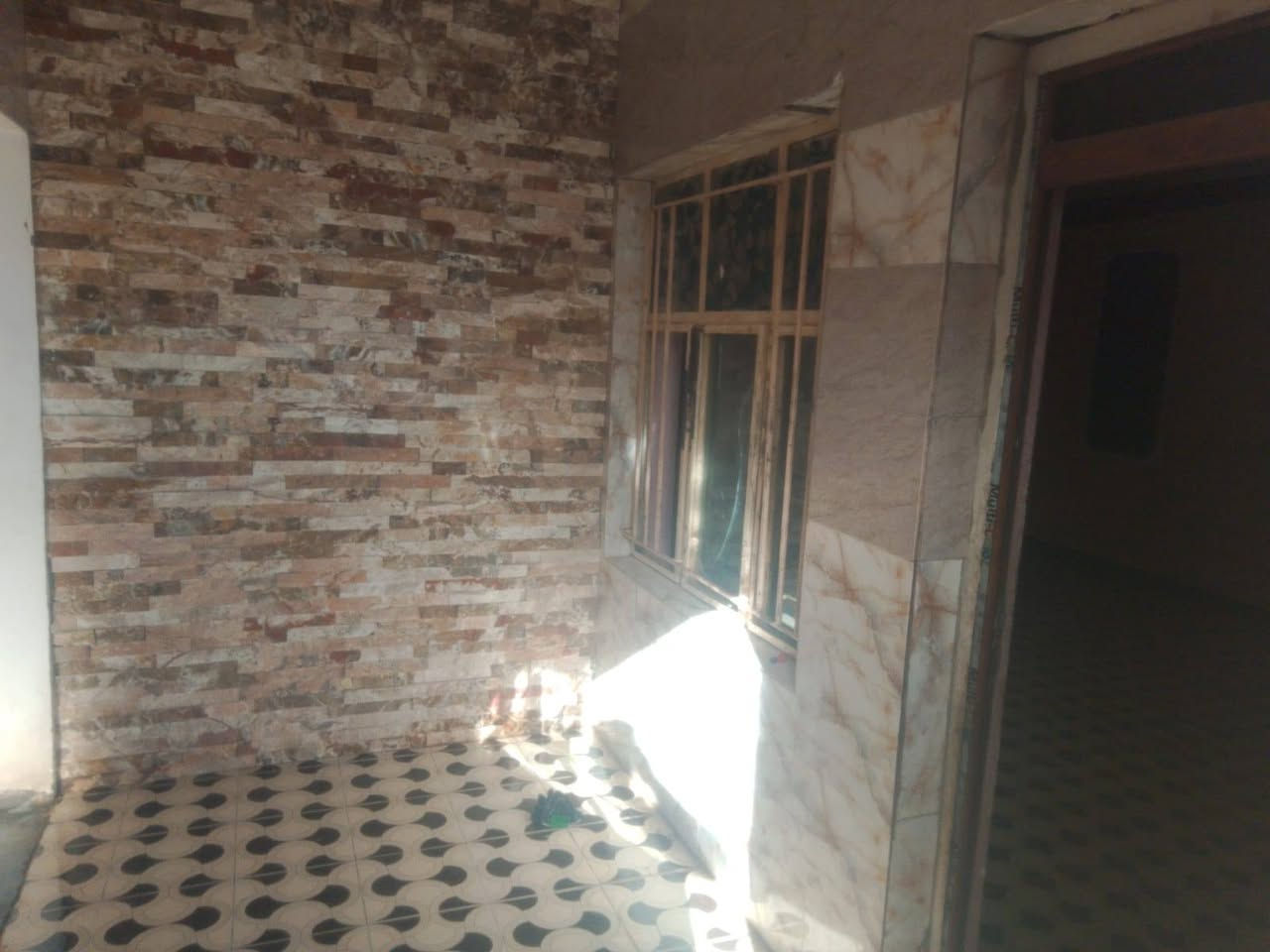 بيت 200للايجار وره المعارض ***********
