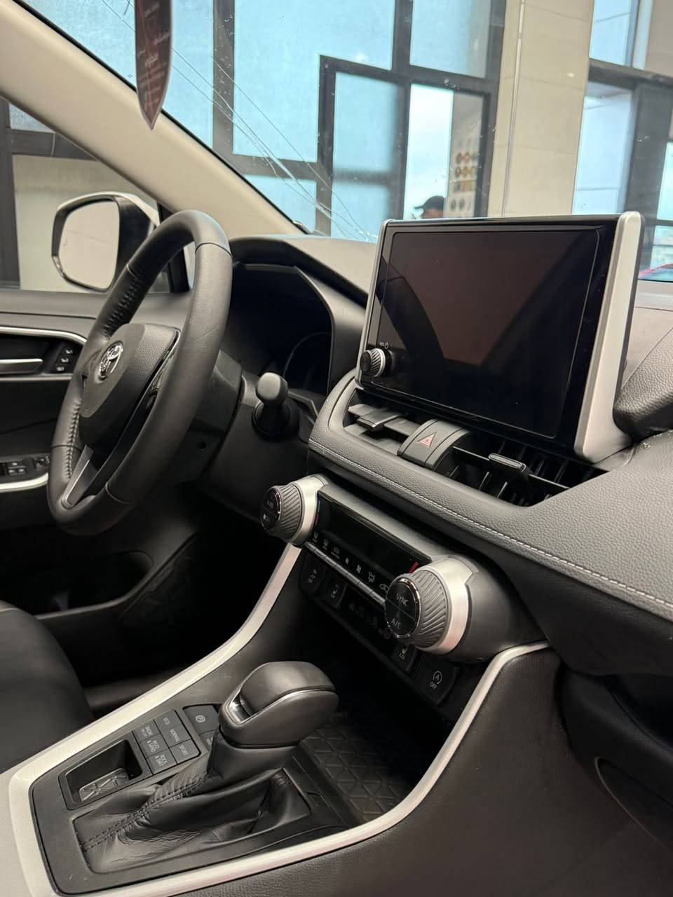 🚗 تويوتا راف فور 2024 – فئة بريموم 🔥
محرك اقتصادي قوي مع نظام دبل (AWD) – ثبات وأمان بكل الطرق  
فئة بريموم – فول مواصفات داخل جلد كشن كهرباء 
كشن ميموري 
سقف سلايت 
لايت لد 
ويل كب كروم 
صندوق كهرباء 
تحكم ستيرن 
الصبغ جاملغ وربع بونيد 
صور حادث مرفقه 
بدون رقم تترقم جميع محافظات كردستان 
السعر 235 🔥
المكان اربيل 📍
للتواصل ☎️
***********
